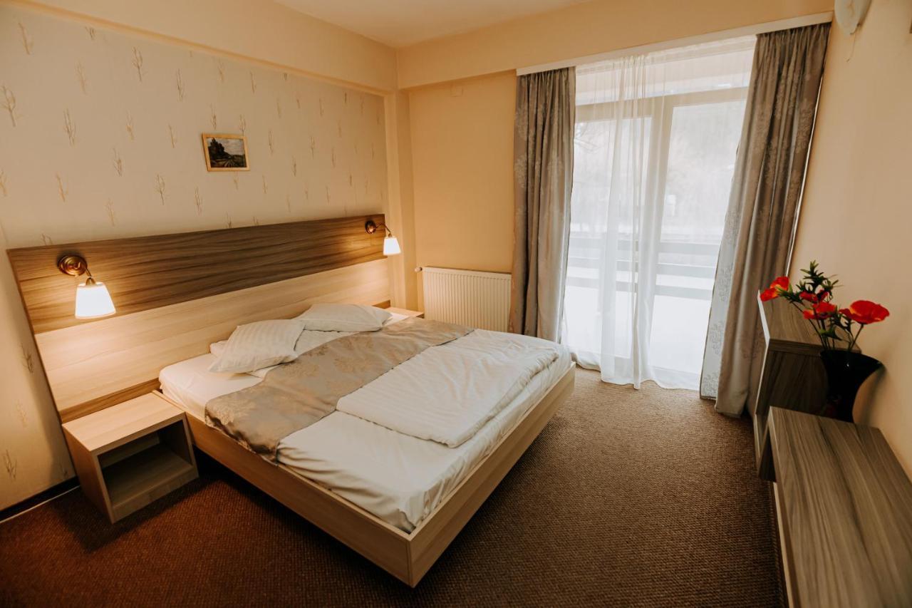Guest House Lacul Linistit Moneasa Ngoại thất bức ảnh
