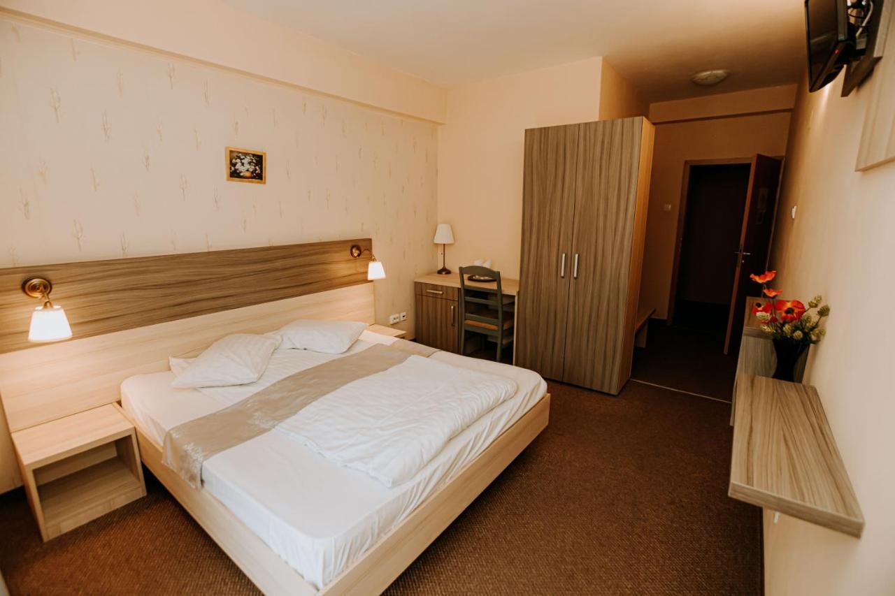 Guest House Lacul Linistit Moneasa Ngoại thất bức ảnh