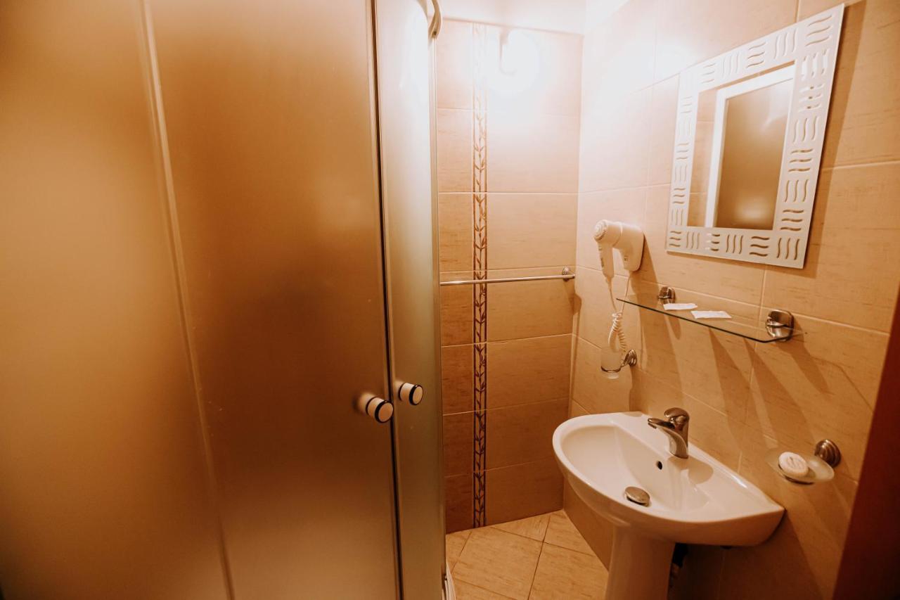 Guest House Lacul Linistit Moneasa Ngoại thất bức ảnh