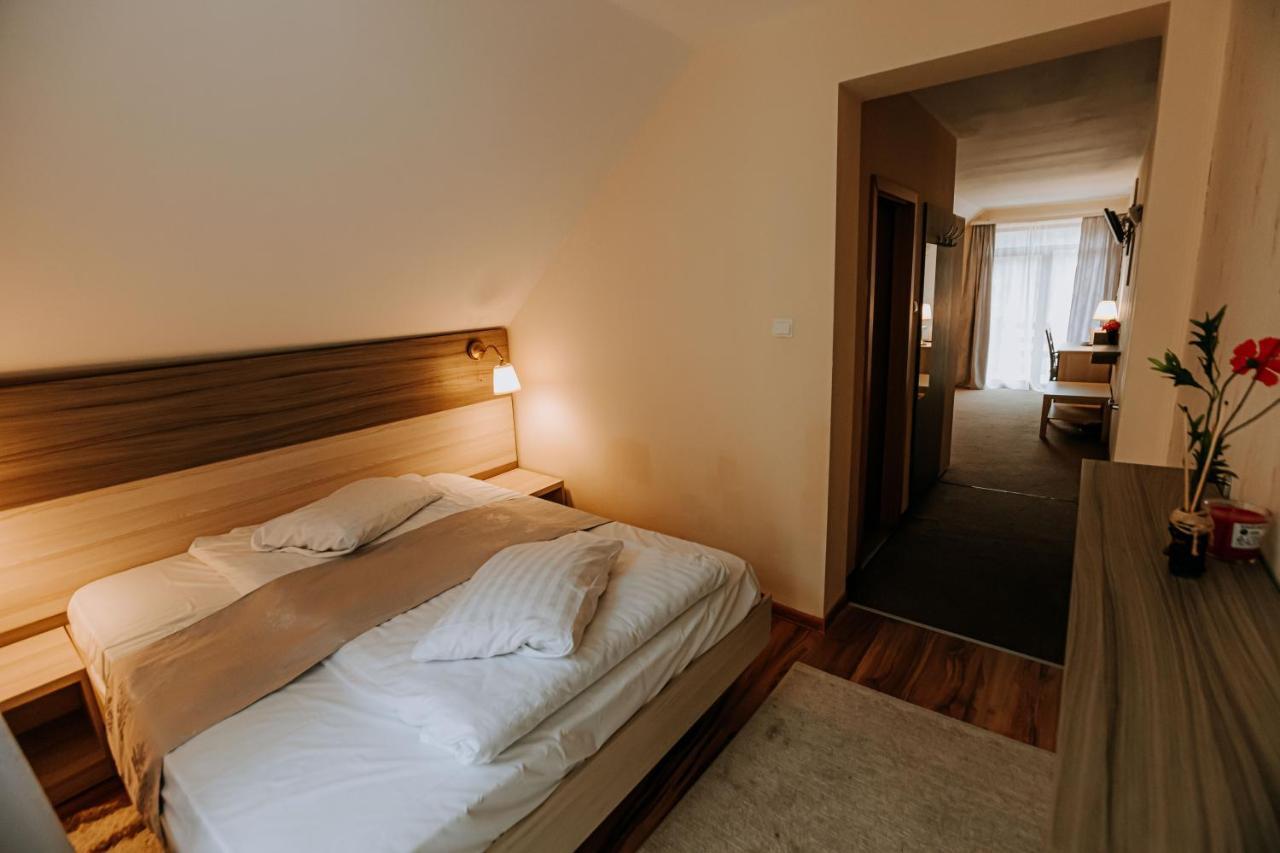 Guest House Lacul Linistit Moneasa Ngoại thất bức ảnh