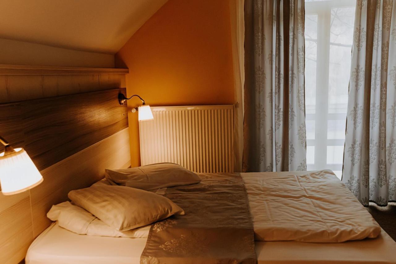 Guest House Lacul Linistit Moneasa Ngoại thất bức ảnh