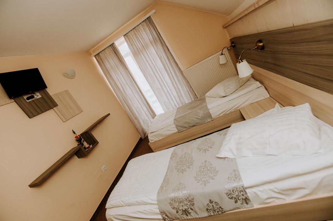 Guest House Lacul Linistit Moneasa Ngoại thất bức ảnh