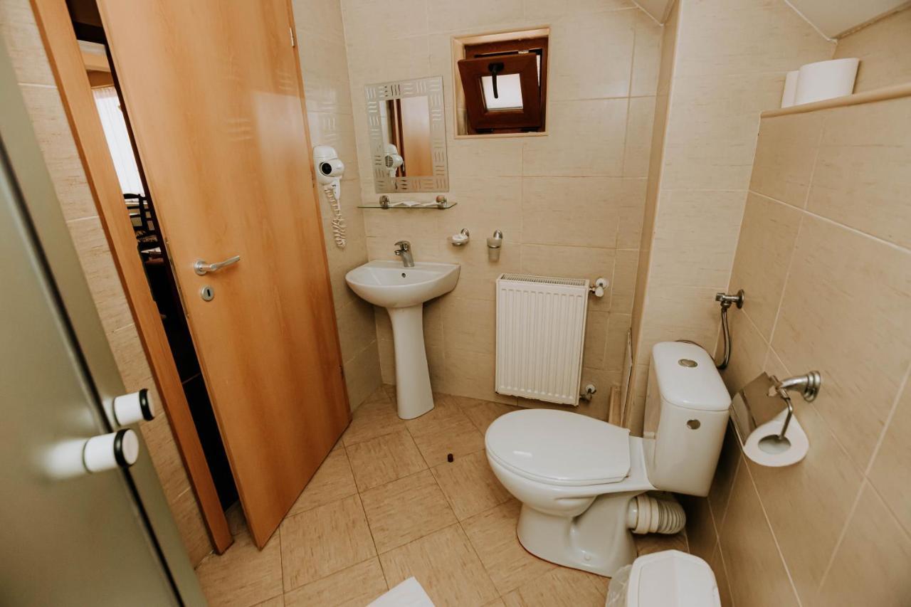 Guest House Lacul Linistit Moneasa Ngoại thất bức ảnh