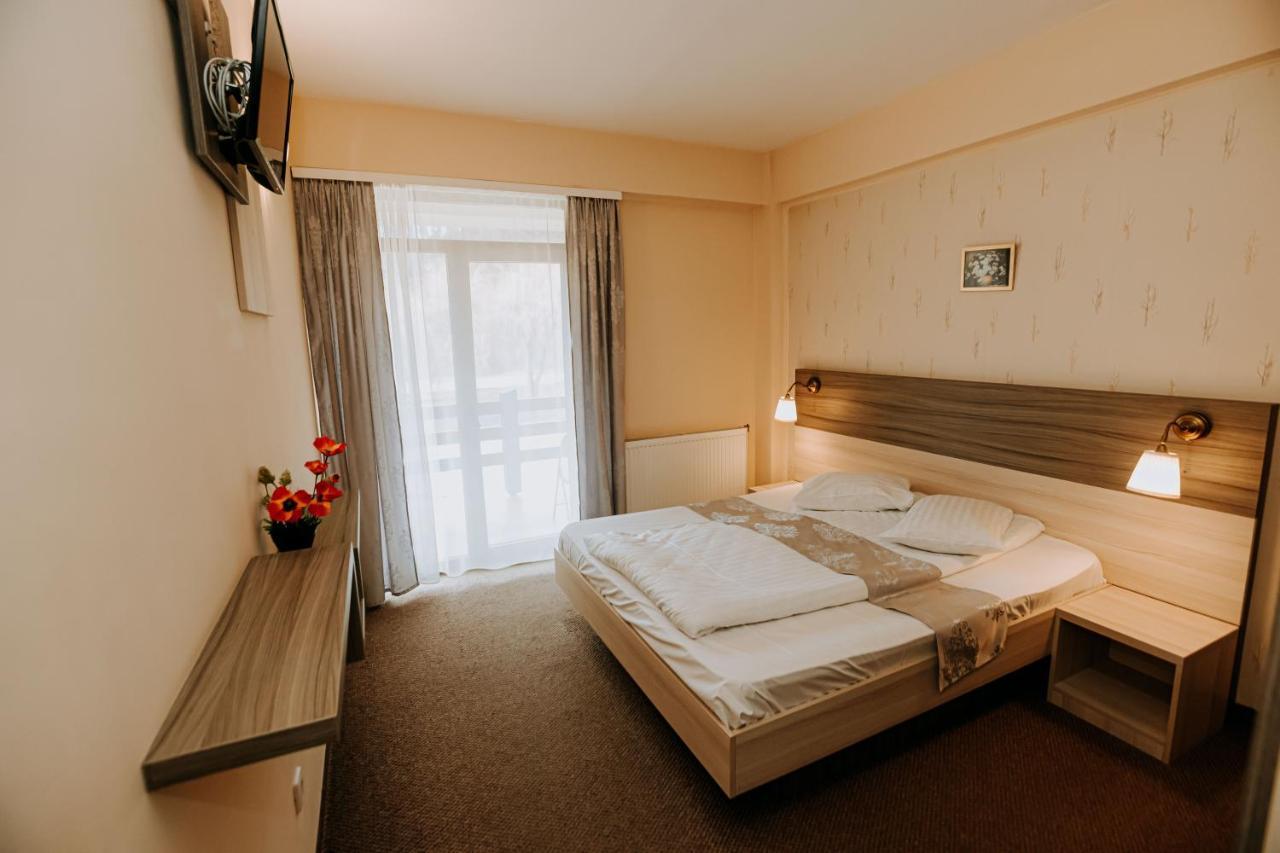Guest House Lacul Linistit Moneasa Ngoại thất bức ảnh