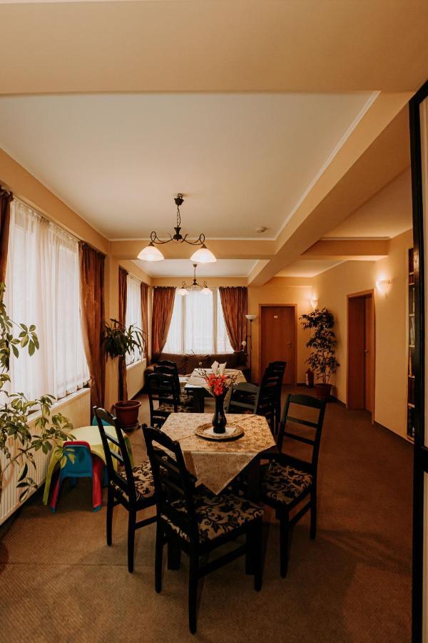 Guest House Lacul Linistit Moneasa Ngoại thất bức ảnh